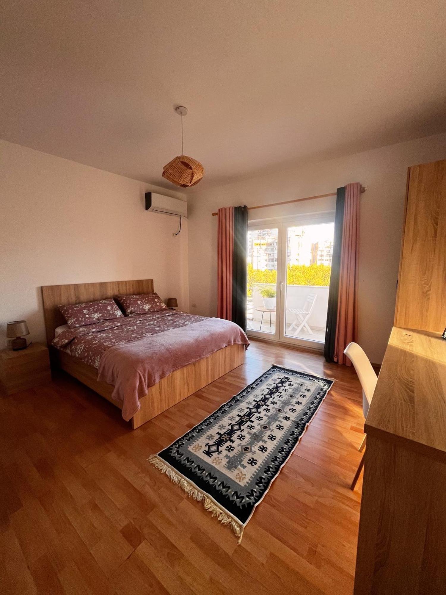 A Casa Dei Nonni * Tirana